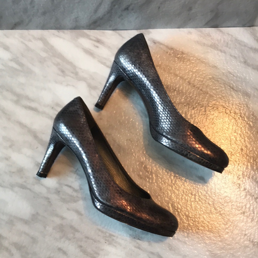 Stuart Weitzman Pewter Snake Skin Pumps